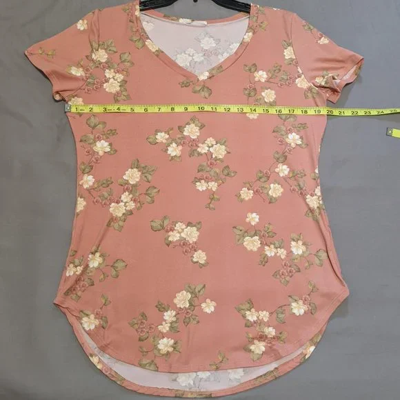Reb & J. 220 Dusty Pink V-Neck Floral Blouse Size Medium Soft Short Sleeve - Picture 4 of 7